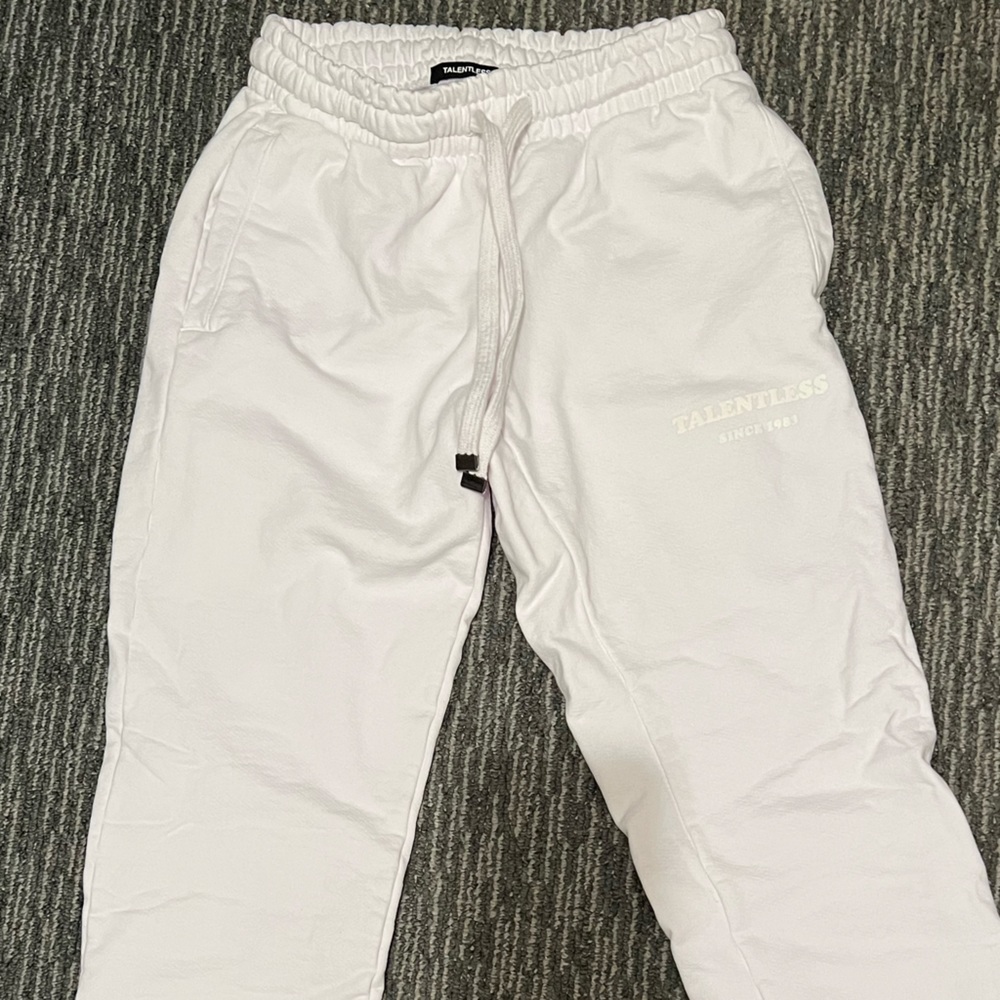 Talentless white women’s sweatpants size small never worn